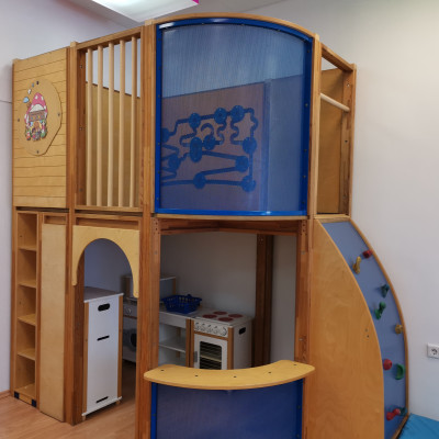 Spielburg mit Kinderküche